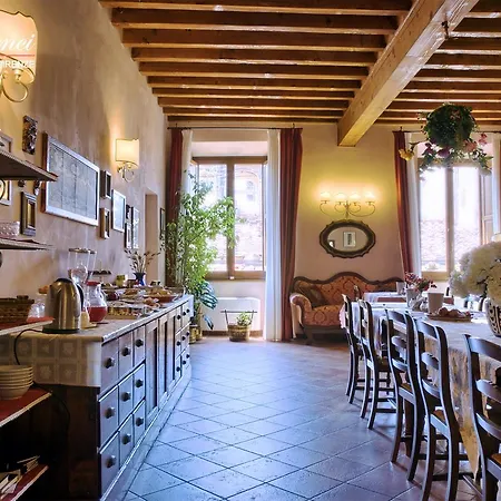 Couette-café De Benci 4*